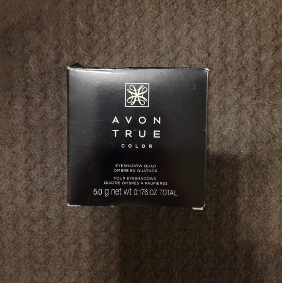 Avon eyeshadow quad - Picture 2 of 5